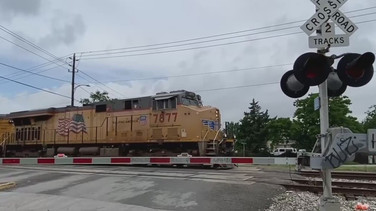Cruces ferroviarios, un desafío urbano en Houston: así trabajan para evitar accidentes y tráfico