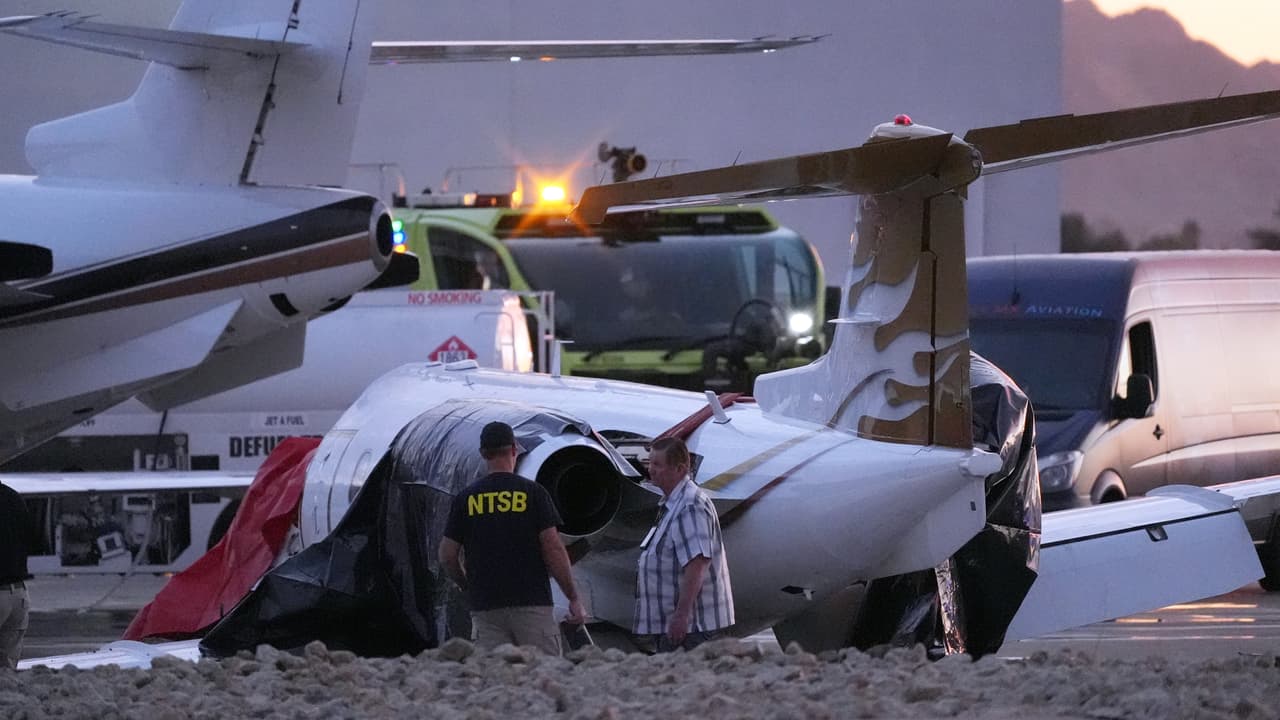 Un pequeño 
<b><a href="https://www.univision.com/local/arizona-ktvw/avion-estrella-aeropuerto-scottsdale-muerto-heridos" target="_blank">jet proveniente de Austin, Texas, colisionó con otra aeronave que estaba estacionada en el Aeropuerto Municipal de Scottsdale</a></b>.