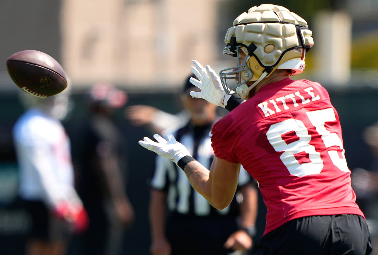 El equipo de la NFL ha adoptado este tipo de casos para reducir los impactos en la cabeza de los jugadores. 
<br>