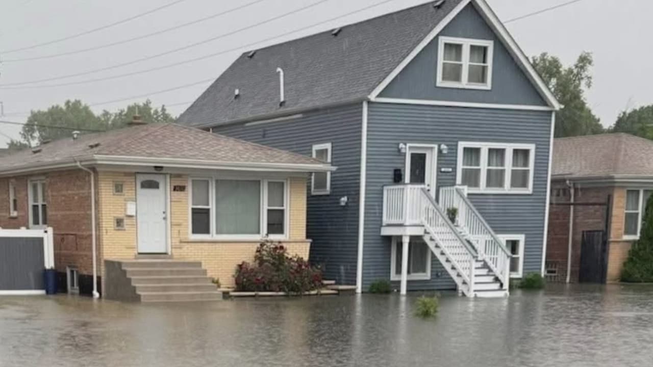 Siguen los estragos de las inundaciones al suroeste de Chicago: ¿cómo pedir ayuda a las autoridades?