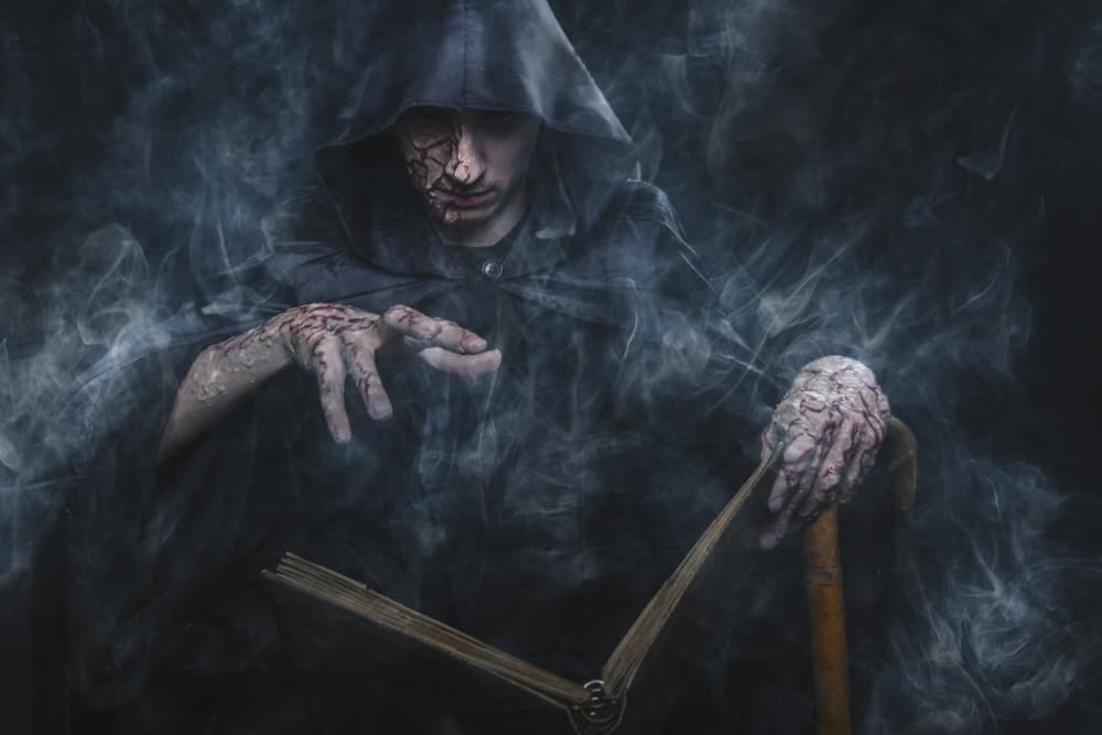 En el 6 de junio del 2006 fanáticos religiosos advirtieron que al ser el 6 del 6 del 6 (666, el número de la bestia) nacería el anticristo para terminar con la humanidad.