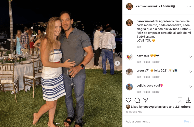 Las demandas del cantante a su ex surgen a casi un año de que la 
<b>madre sus hijas confirmara que mantenía una relación</b> con el empresario Luis Cejudo.