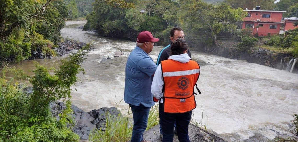 <b>Puesto 3. Veracruz | Almacenamiento: 48%</b>
<br>
<br>Según las mediciones del organismo, de las cuatro principales presas que abastecen de agua al estado, ubicadas en Catemaco, Tepetzintla, Coatzacoalcos y Pánuco, ninguna está al 100% de su capacidad. 
<br>
<br>La presa ubicada en Coatzacoalcos, llamada La Cangrejera, es la más afectada pues tiene solo 29.04% de su capacidad. Además, en las zonas urbanas, colonias de Xalapa, capital de Veracruz, sufren un desabastecimiento debido a que el estiaje ha mermado el caudal del alto Pixquiac.