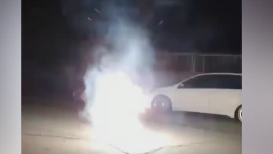 Con la celebración de fin de año a la vuelta de la esquina, autoridades en Phoenix llevaron a cabo un evento con recomendaciones para evitar tragedias ocasionadas por fuegos pirotécnicos.