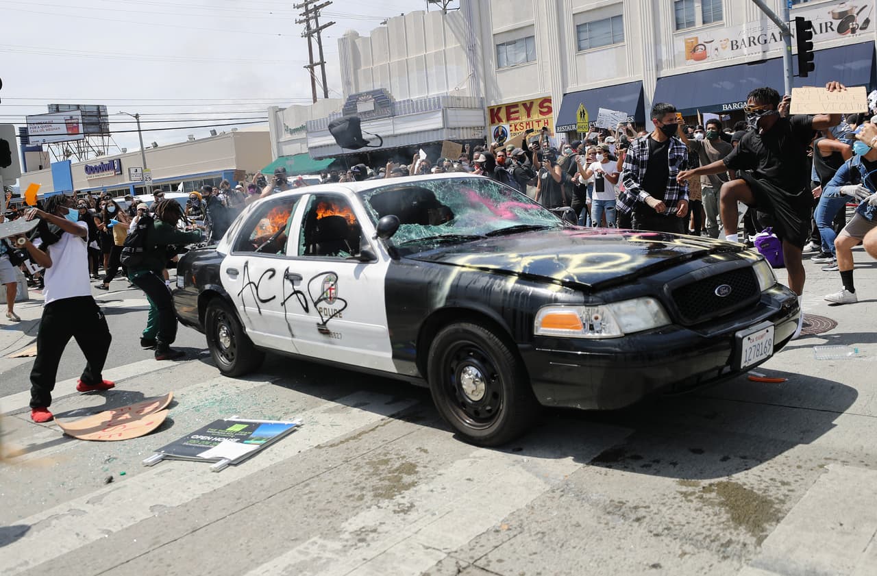 De acuerdo con la consulta 9 de cada 10 oficiales del departamento de seguridad de Los Ángeles aseguran sentirse sin respaldo por parte del líder del comando, ni de las comunidades de la ciudad tras las protestas realizadas desde mayo.