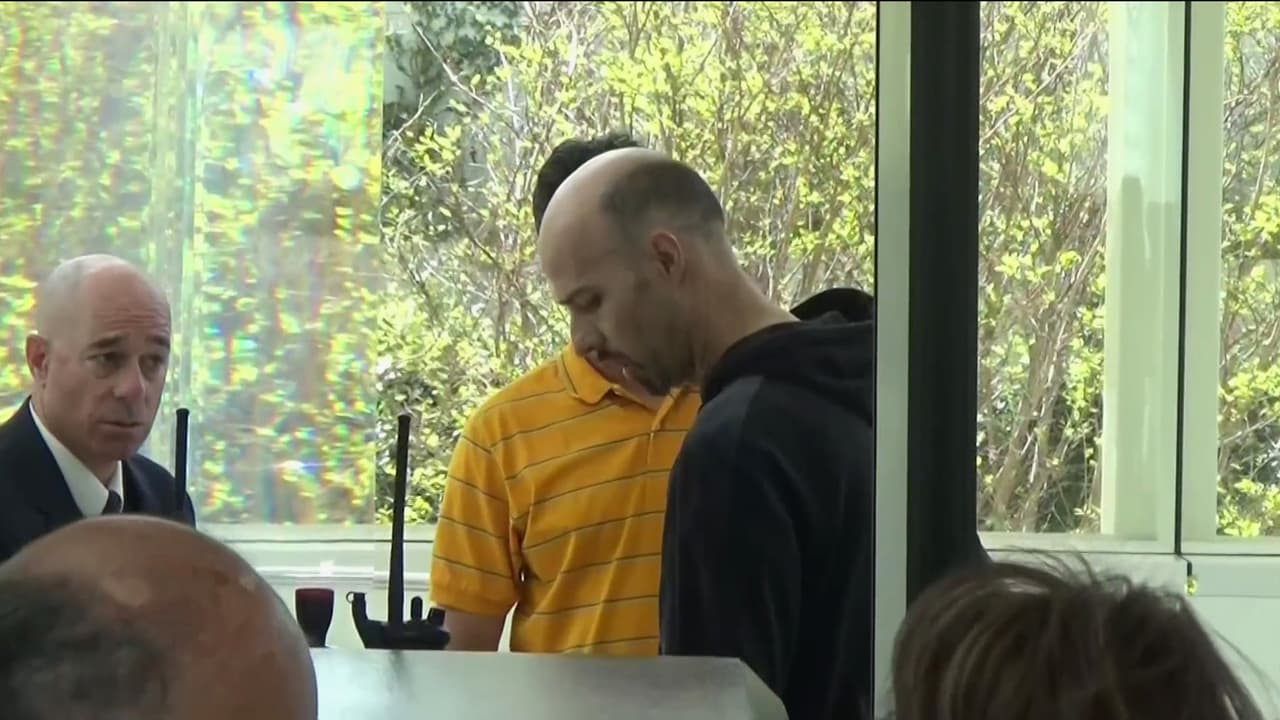 En video: el momento en que Esteban Loaiza se entrega a las autoridades para cumplir tres años de condena