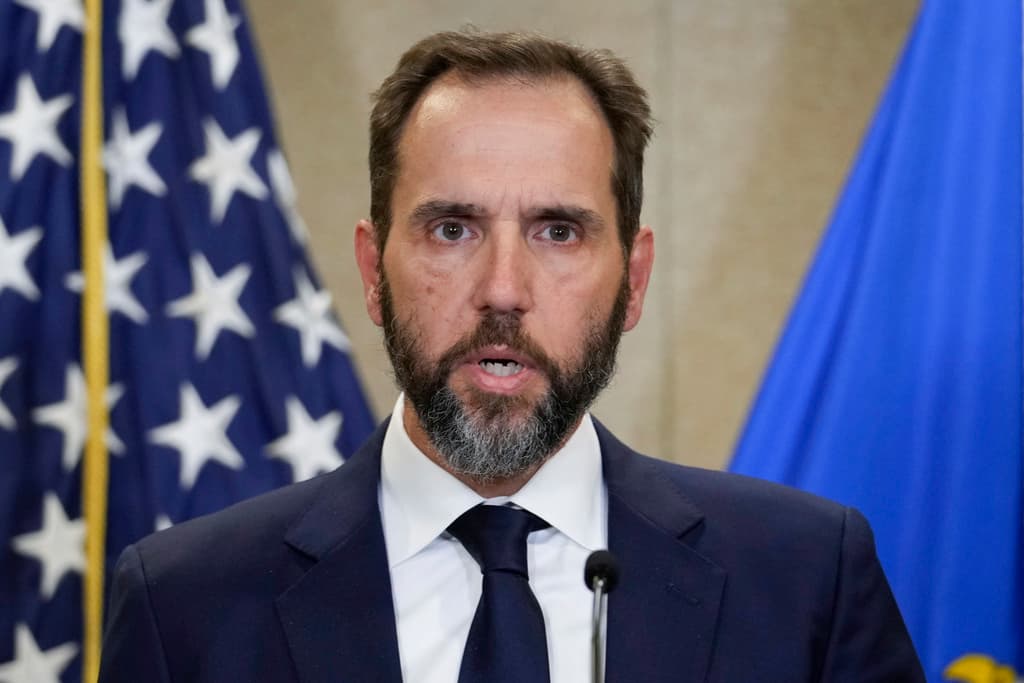 🔴 Elecciones en EEUU 2024, en vivo | Trump dice que despedirá al fiscal especial Jack Smith si es reelegido