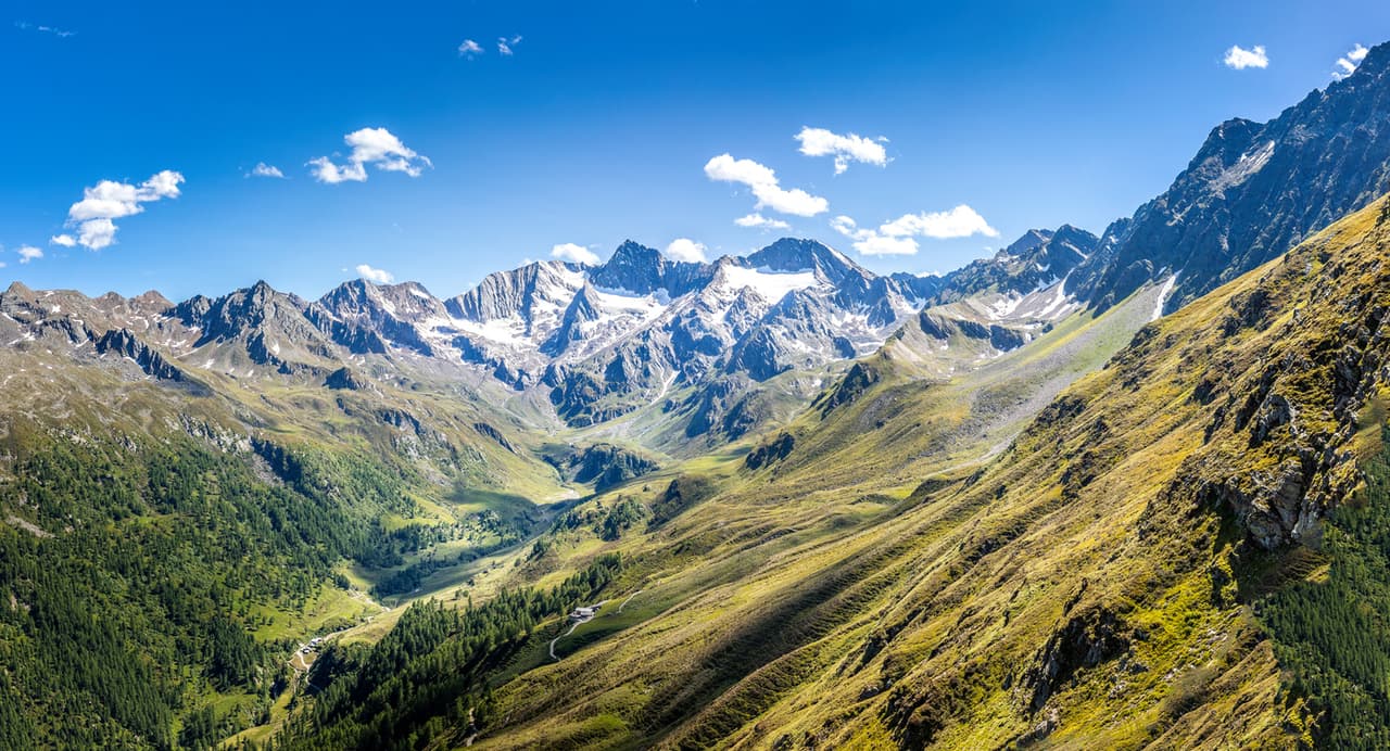 <h3 class="cms-H3-H3">Alpes austríacos</h3>
<br>
<b>Categoría:</b> Aventura
<br>
<br>La sección austriaca de esta icónica cordillera que recorre el corazón de Europa es ideal para recorrer la red de pueblos montañeros Bergsteigerdörfer a campo traviesa para conocer la cultura local.