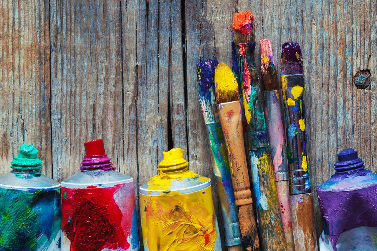 <b>El arte como fuente de salud e inspiración </b>
<br>Bailar, cantar, tocar un instrumento o pintar un cuadro son fuente de disfrute y bienestar a todas las edades. Pero hay estudios, como este sobre 
<a href="https://www.arts.gov/sites/default/files/CnA-Rep4-30-06.pdf">creatividad y envejecimiento</a>, que indican que el arte tiene un importante papel para conseguir una vida más larga, saludable y con menos medicamentos. Entre otras razones, uno adquiere un compromiso con su proyecto artístico y tiene mayor sensación de control.