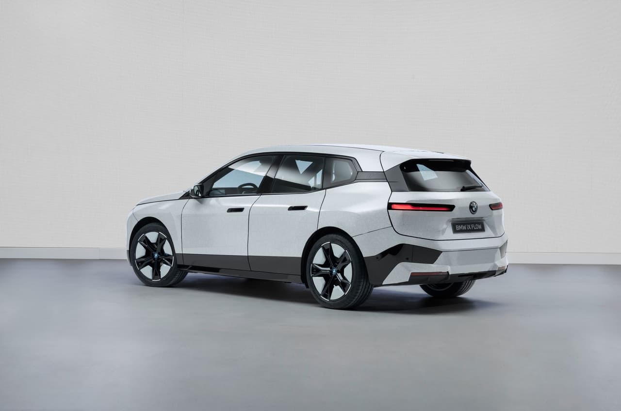 BMW iX Flow Concept