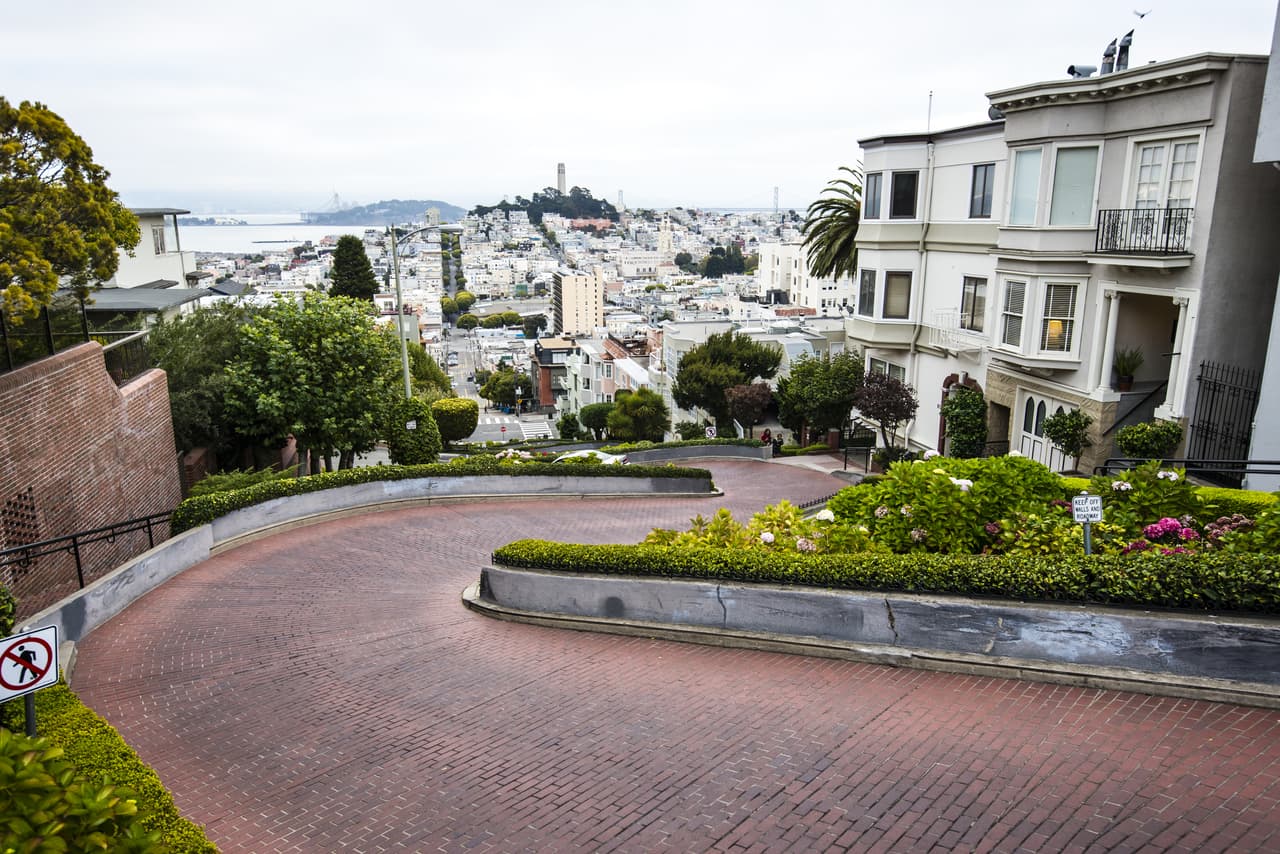 <h3 class="cms-H3-H3"><b>San Francisco, California </b></h3>
<br>
<br>
<b>Reducción del tráfico vehicular:</b> 51%
<br>
<b>Reducción promedio en el estado de California: </b>37%