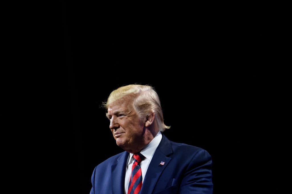"¿Me extrañan?": Trump interrumpe una boda en Mar-a-Lago para seguir quejándose de las elecciones y de Biden