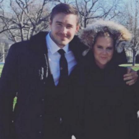 Amy Schumer y Ben Hanisch se dijeron adiós a sólo dos años de salir juntos. Fue en mayo de 2017 que ambos confirmaron su separación, así lo detalló la revista People.