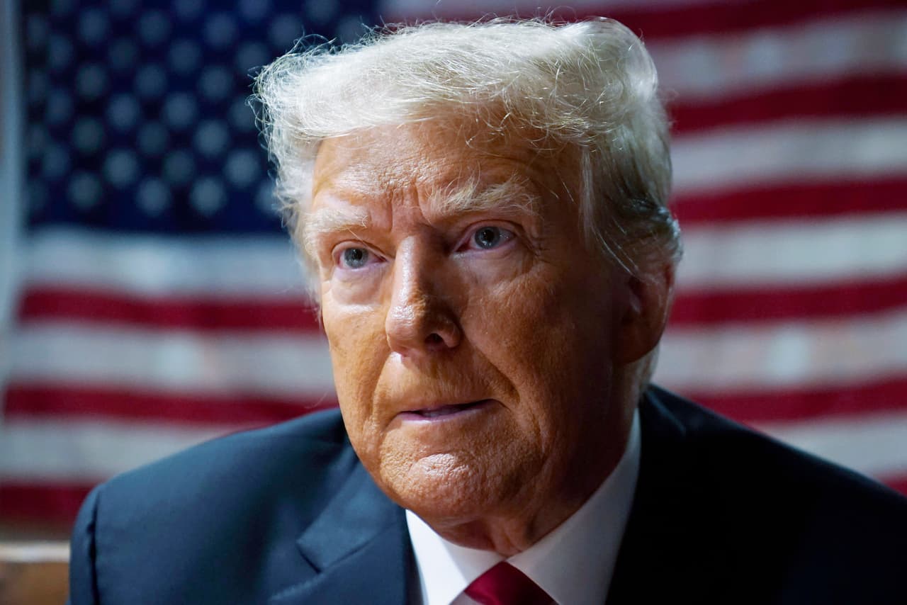 Trump es acusado y duplica su ventaja ante DeSantis, pero sigue detrás de Biden