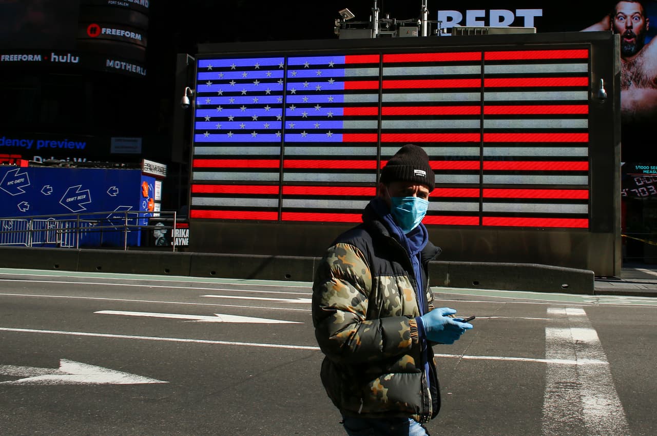 El proyecto de ley HEROES fue aprobado por el Congreso de EEUU el 
<a href="https://www.congress.gov/bill/116th-congress/house-bill/6800/actions" target="_blank">15 de mayo de 2020</a>. Desde entonces pasó a manos del Senado donde debe ser aprobado antes de ser firmado por el presidente 
<a href="https://www.univision.com/temas/donald-trump">Donald Trump</a>. Pero, el paquete de estímulo económico no ha superado este segundo paso.