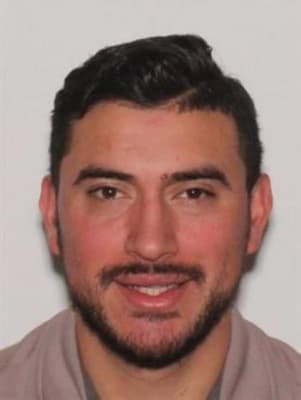 <h3 class="cms-H3-H3">Luis Dávila </h3>
<br>
<br>El pasado 29 de marzo de 2021, Dávila 
<b>dejó Arkansas para visitar a su novia en México </b>y nunca más se tuvo noticias de él. 
<br>
<br>Con 31 años cumplidos, el desaparecido
<b> fue visto por última vez cerca de Monterrey, México, </b>vistiendo una camisa blanca y pantalones vaqueros, conduciendo un automóvil plateado. 
<br>
<br>El FBI cree que Dávila puede estar todavía en territorio mexicano, posiblemente cerca de Nuevo Laredo, Tamaulipas,
<b> con amplias posibilidades de que haya sido víctima de secuestro. </b>
<br>