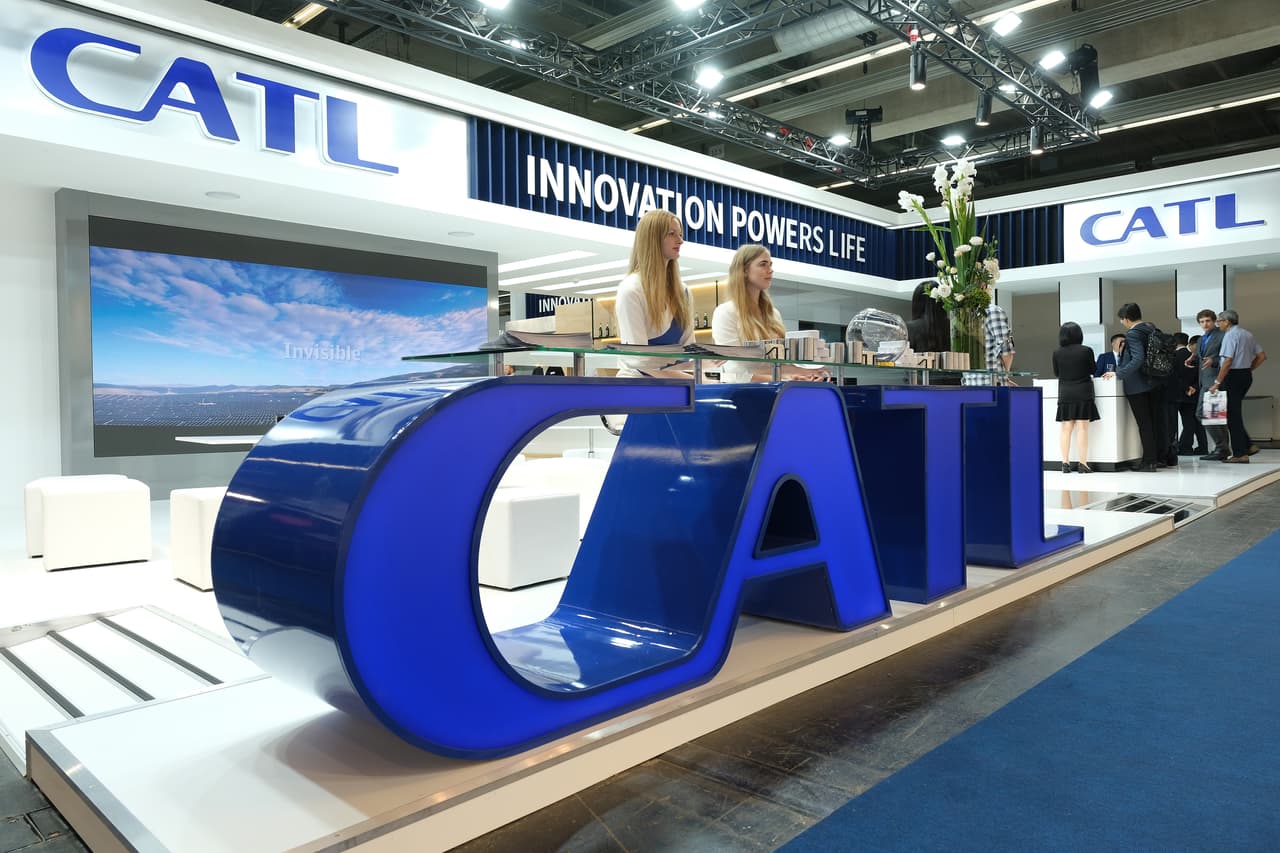 <b>Puesto 11. CATL. </b>Este fabricante chino de baterías se benefició del aumento en las ventas de autos eléctricos en 2002. Suministra baterías de iones de litio a algunas de las empresas de automóviles más grandes del mundo, incluidas Daimler, BMW y Tesla. Su valor en el mercado aumentó 271% en 2020.
<br>