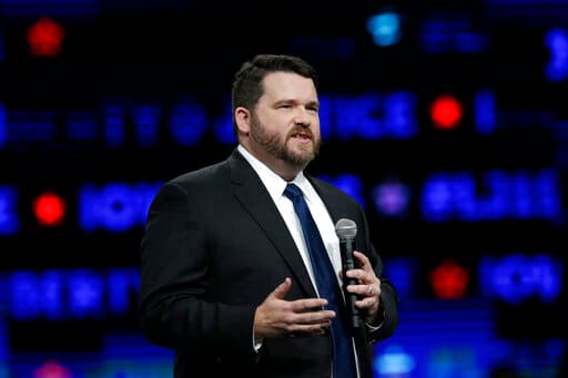 Presidente del Partido Demócrata en Iowa anuncia su dimisión tras el fiasco del caucus
