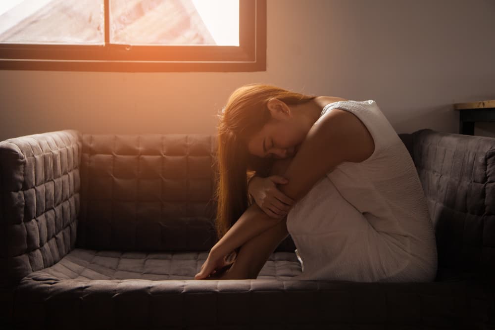 <b>NO TE DEPRIMAS</b>
<br>Es importante que no entres en un círculo o ciclo negativo en estos días tan complicados. Puede que las cosas se estén derrumbando a tu alrededor, pero recuerda que hay que ser positivos y que todo tarde o temprano pasa y cambia. Es un mero obstáculo que puedes librar sin problemas. ¡Dale!