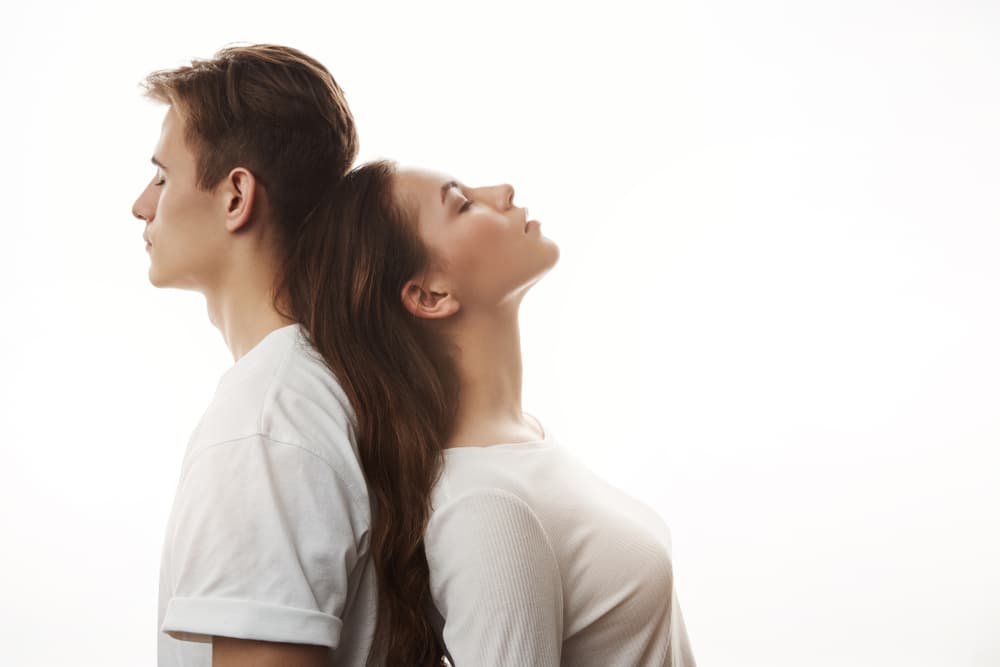Como poseemos los dos principios todos tenemos siempre la capacidad de ser dadores y receptores, solamente depende de cuál de los dos elementos predomina más: el yin o el yang.