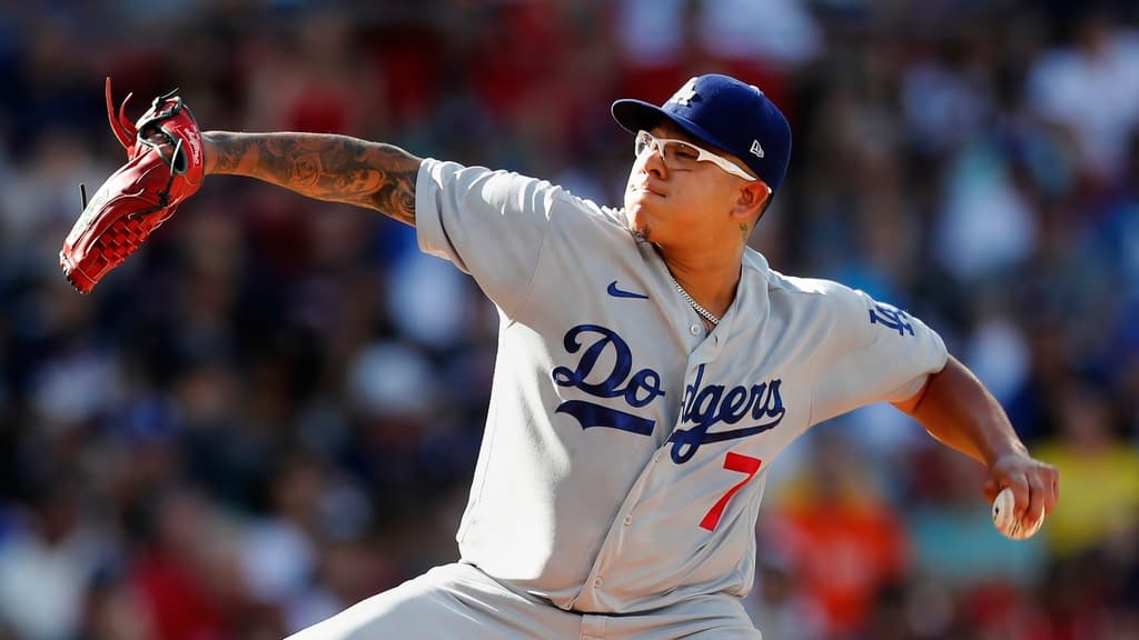 El arresto más reciente plantea serias preocupaciones sobre la conducta de Julio Urías fuera del campo y pone en cuestionamiento su futuro en el béisbol profesional. Además, arroja luz sobre la necesidad de abordar de manera efectiva los problemas de violencia doméstica en el deporte y la sociedad en general, destacando la importancia de la educación y la prevención.
<br>