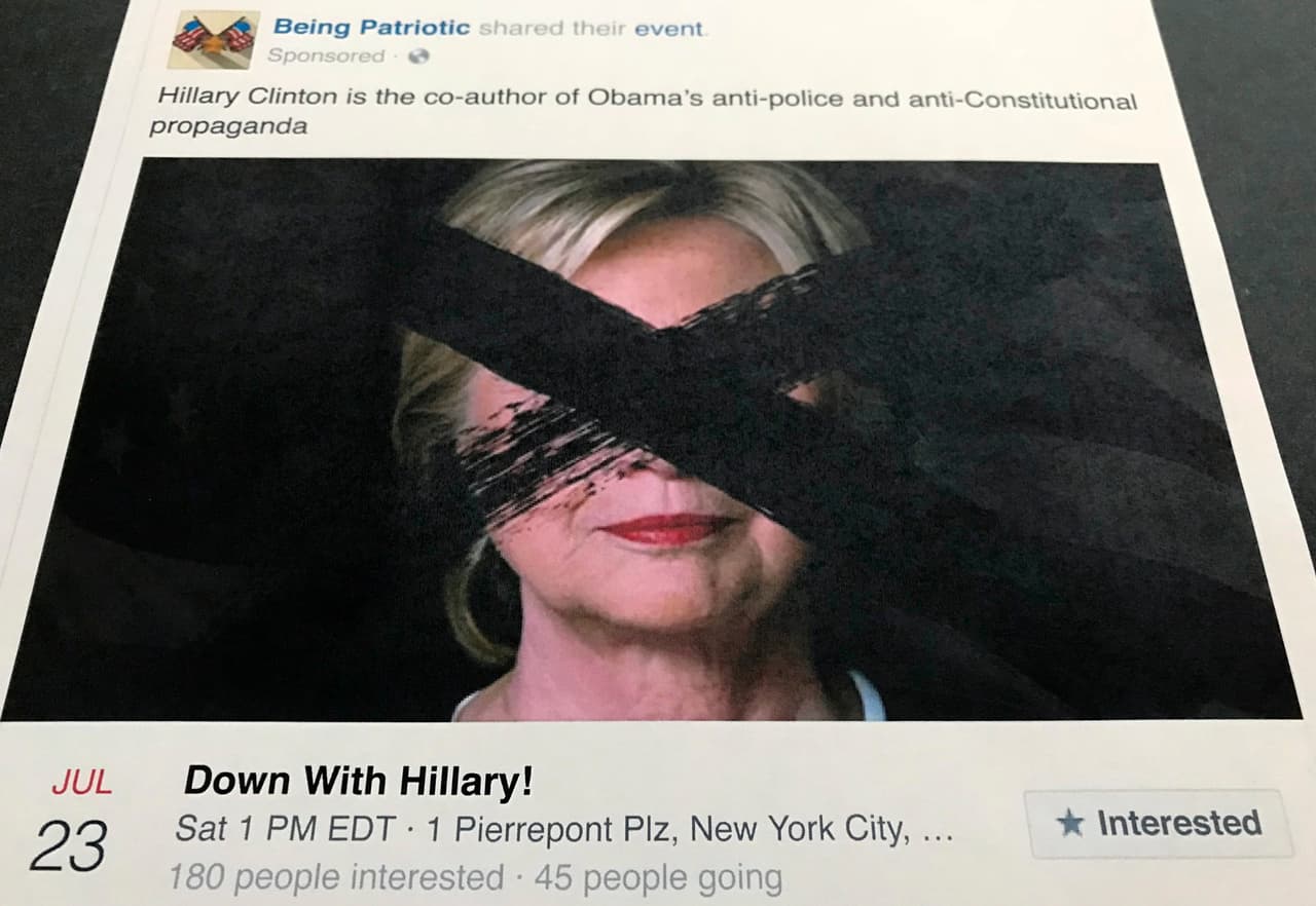 El grupo 
<i>Being Patriotic</i> (Ser Patriótico, en español) pagó para promover vía Facebook dos concentraciones contra Hillary Clinton en Nueva York bajo el título "Abajo con Hillary".