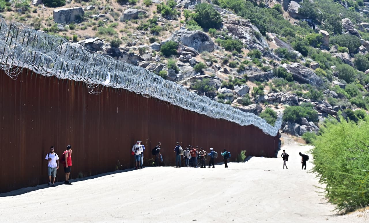 Si llegó por California, puedes encontrar ayuda llamando al 
<b>760-521-3768 a Águilas del Desierto</b>.