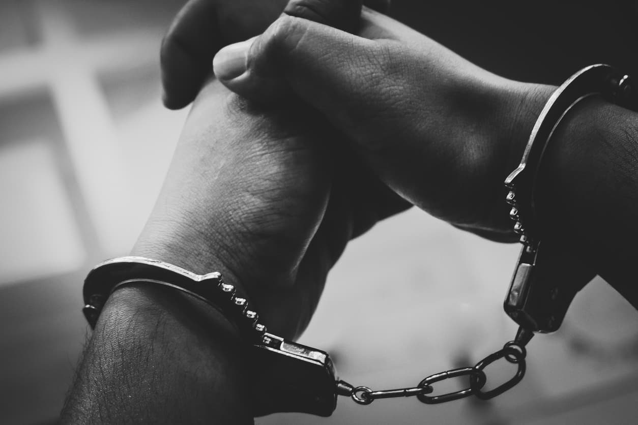 En dicho lugar, las autoridades reportaron el hallazgo de material audiovisual explícito del abuso sexual contra la menor, el cual estaba guardado en diversos dispositivos electrónicos.
<br>