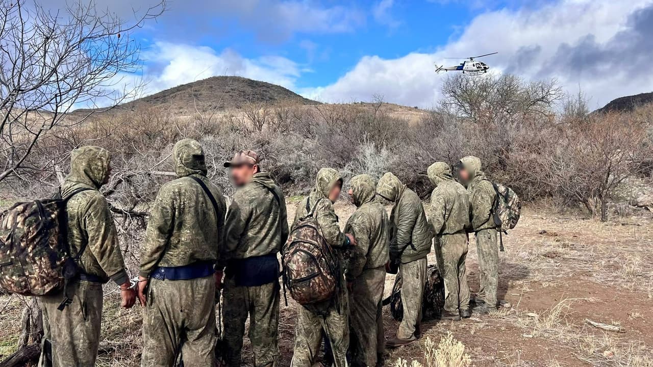 John R. Modlin, Jefe del Sector Tucson de la Patrulla Fronteriza de Estados Unidos, reportó que fueron al menos 
<b>12,200 personas aprehendidas.</b>