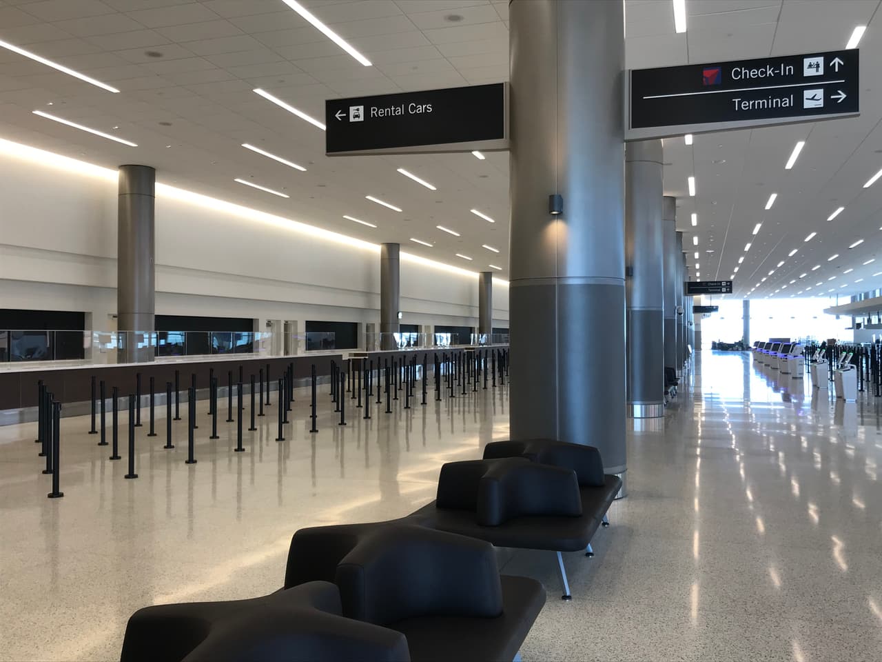 El nuevo terminal se caracteriza por sus vastos espacios.