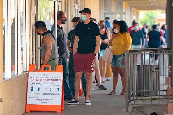 <h3 class="cms-H3-H3">NOVIEMBRE</h3>
<br>Votantes en Arizona acuden a diferentes sitios de votación en el día de las elecciones.