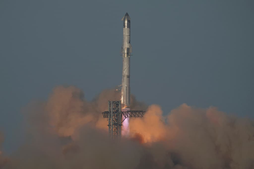 <b>Simulación frustrada.</b> Los cuatro satélites de prueba que transportaba el cohete nunca llegaron a desplegarse antes de la explosión.