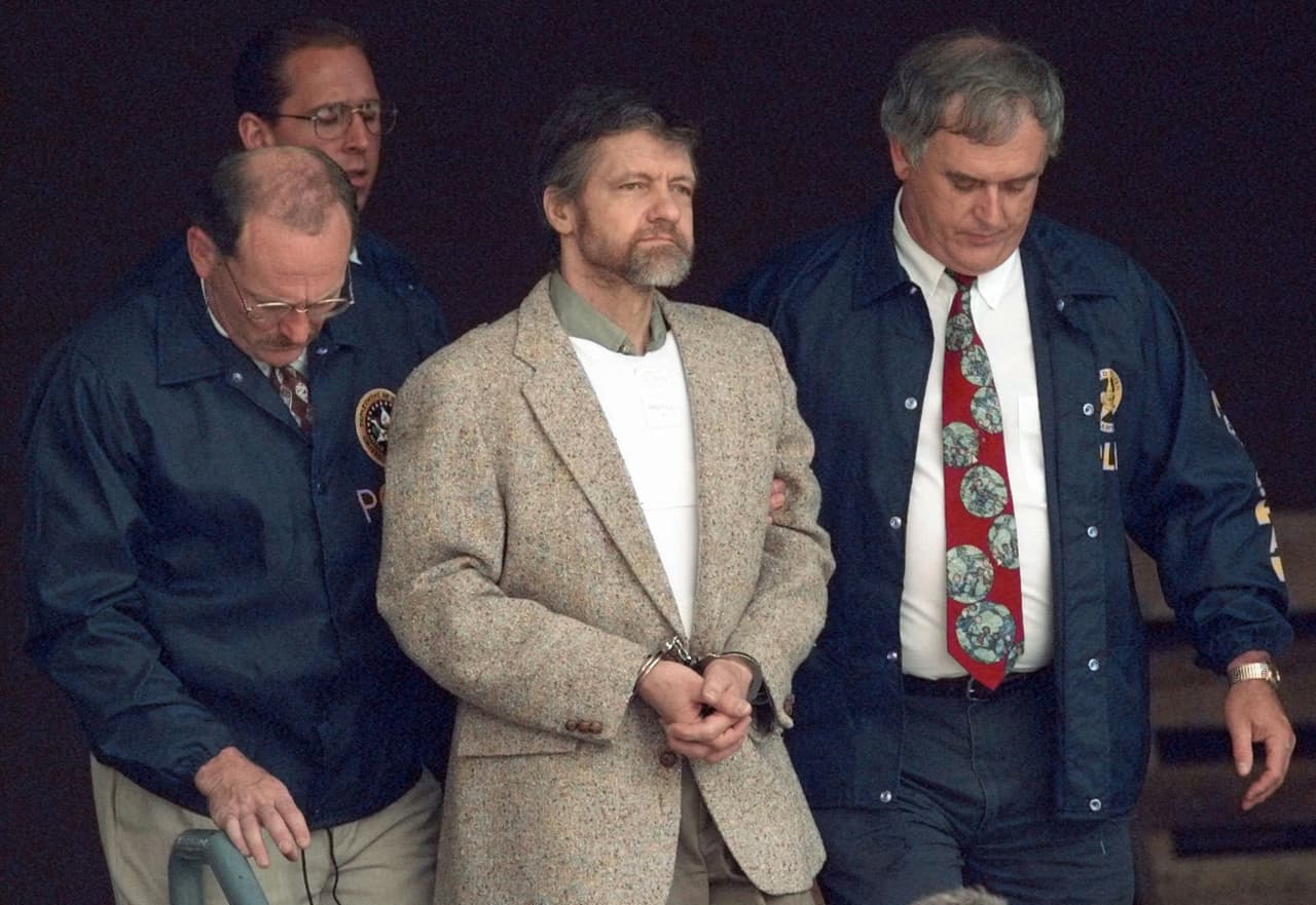 Los investigadores encontraron entre las pertenencias Kaczynski un diario y un cuaderno de notas con el diseño de fabricación de sus bombas.