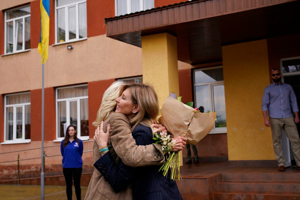 “Quería venir el Día de la Madre”, le dijo Biden a su homóloga ucraniana. 
<b>“Pensé que era importante mostrarle al pueblo ucraniano que esta guerra tiene que parar, que esta guerra ha sido brutal y que el pueblo de Estados Unidos apoya al pueblo de Ucrania”</b>, agregó.