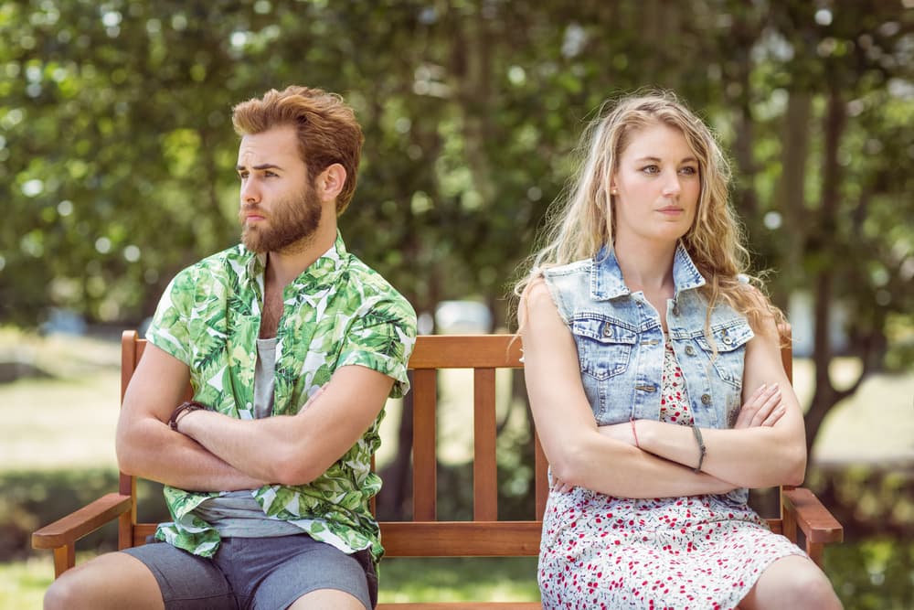 Tu corazón estará a su lado, pero no por mucho tiempo porque tu temperamento inquieto, que vive en el futuro, rebelde por naturaleza y desinhibido y libre no soporta estar atado a alguien así. Esa unión se vuelve una verdadera pesadilla, y está destinada a fracasar.