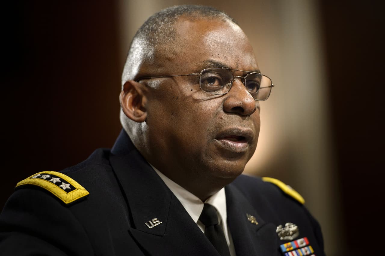 <b>Secretario de Defensa: Lloyd Austin III</b>. El general retirado fue uno de los líderes de la misión de las Fuerzas Armadas del país en Irak. De confirmarse en el Senado ese departamento pasaría a ser encabezado por primera vez por un afroestadounidense.