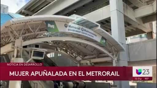 Apuñalan a una mujer en estación de metrorail en downtown de Miami