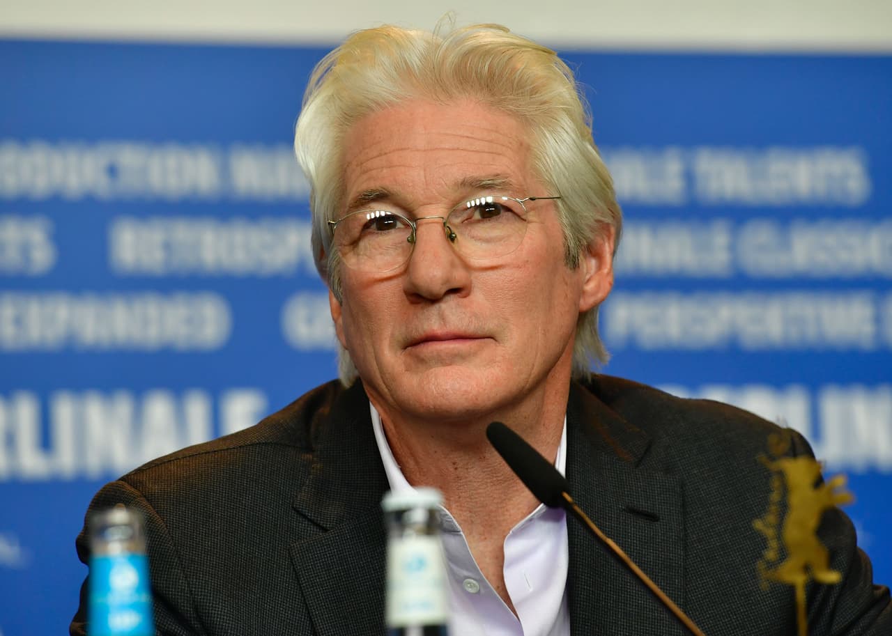 <b>Richard Gere</b>
<br>El actor tuvo que retrasar la grabación de la película Otoño en Nueva York debido a la enfermedad. “Es una enfermedad atemorizante. Sentí que la fuerza que tuve alguna vez se había ido de mi cuerpo. En pocas horas no podía ni levantar la cabeza de la almohada”, relató. Por suerte fue 
<a href="http://www.prohealth.com/library/showarticle.cfm?libid=21130"><u>diagnosticado a tiempo</u></a> y se curó pronto.