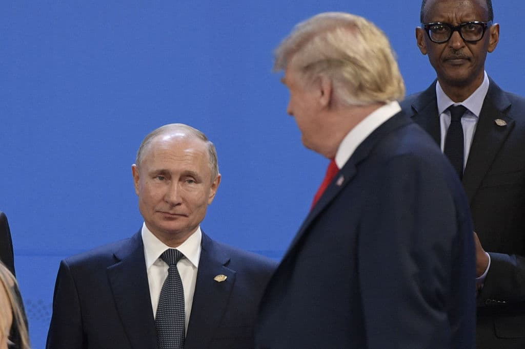 La investigación de cuatro años contra el FBI por su manejo de los presuntos vínculos entre Trump y Rusia termina con solo críticas a la agencia
