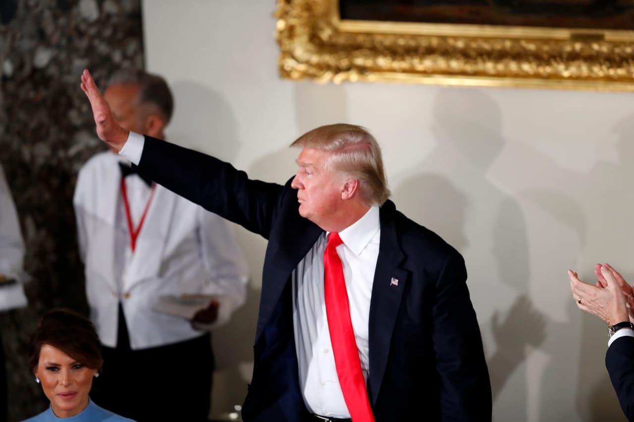 Trump usó palabras de admiración hacia Hillary Clinton, la que fue su encarnizada rival durante el pasado año.