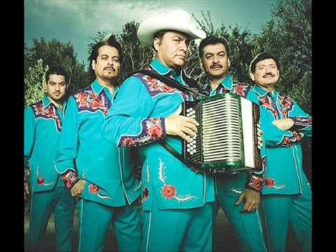 Y las camisolas con motivos mexicanos, otro acierto en la ropa del grupo de los hermanos Hernández.