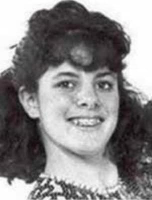 <h3 class="cms-H3-H3">Ilene Beth Misheloff </h3>
<br>
<br>Misheloff 
<a href="https://www.fbi.gov/wanted/kidnap/ilene-beth-misheloff" target="_blank">fue vista por última vez el 30 de enero de 1989</a> cuando caminaba hacia su casa desde la escuela en Dublin, California, aproximadamente a las 3 p.m. En aquel entonces tenía 13 años. 
<br>
<br>Varios testigos indicaron haberla visto caminando sola por Amador Valley Boulevard. El llavero de Ilene se encontró más tarde cerca de la entrada del parque John Mape, que estaba a lo largo de la ruta que solía tomar hasta su casa.
<br>
<br>Misheloff, quien tiene 45 años en la actualidad, llevaba aparatos ortopédicos en los dientes y tiene perforaciones en las orejas, pecas en las mejillas y en el puente de la nariz.