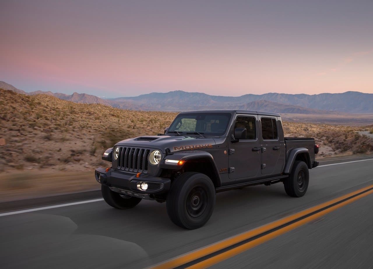 Bajo el capó, esta pickup monta el mismo motor V6 de 3.5 litros que se encuentra en su edición anterior, como la que tuvimos la oportunidad de probar en el lodo, el cual produce 285 caballos de fuerza y 260 lb-pie de torque.
