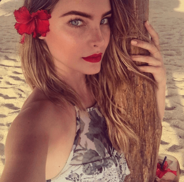 Estos son algunos de los comentarios que se pueden ver en la red: "De mujer a mujer: Belinda, engorda un chorro, por favor".
