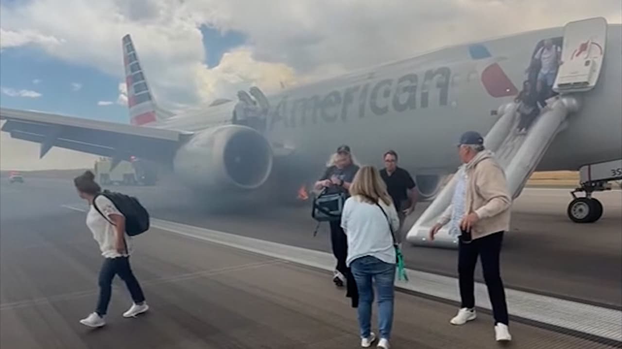 “Se escuchó un estallido”: evacúan de emergencia un avión por una falla en el tren de aterrizaje
