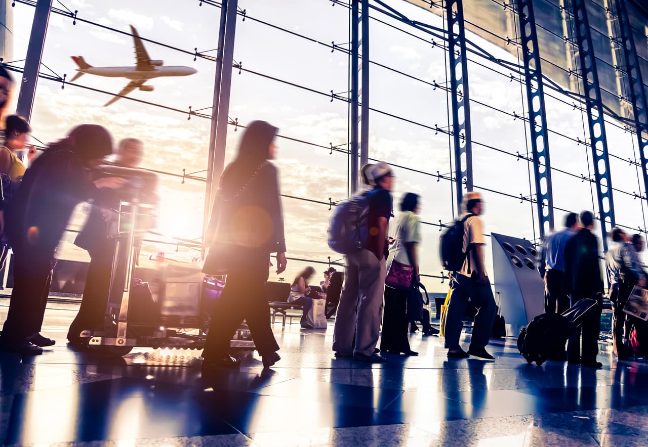 <h3 class="cms-H3-H3">4. Precios de aerolíneas</h3>
<br>
<br>💸
<b> Incremento de precios, de septiembre de 2021 a septiembre de 2022: </b>+42.9%