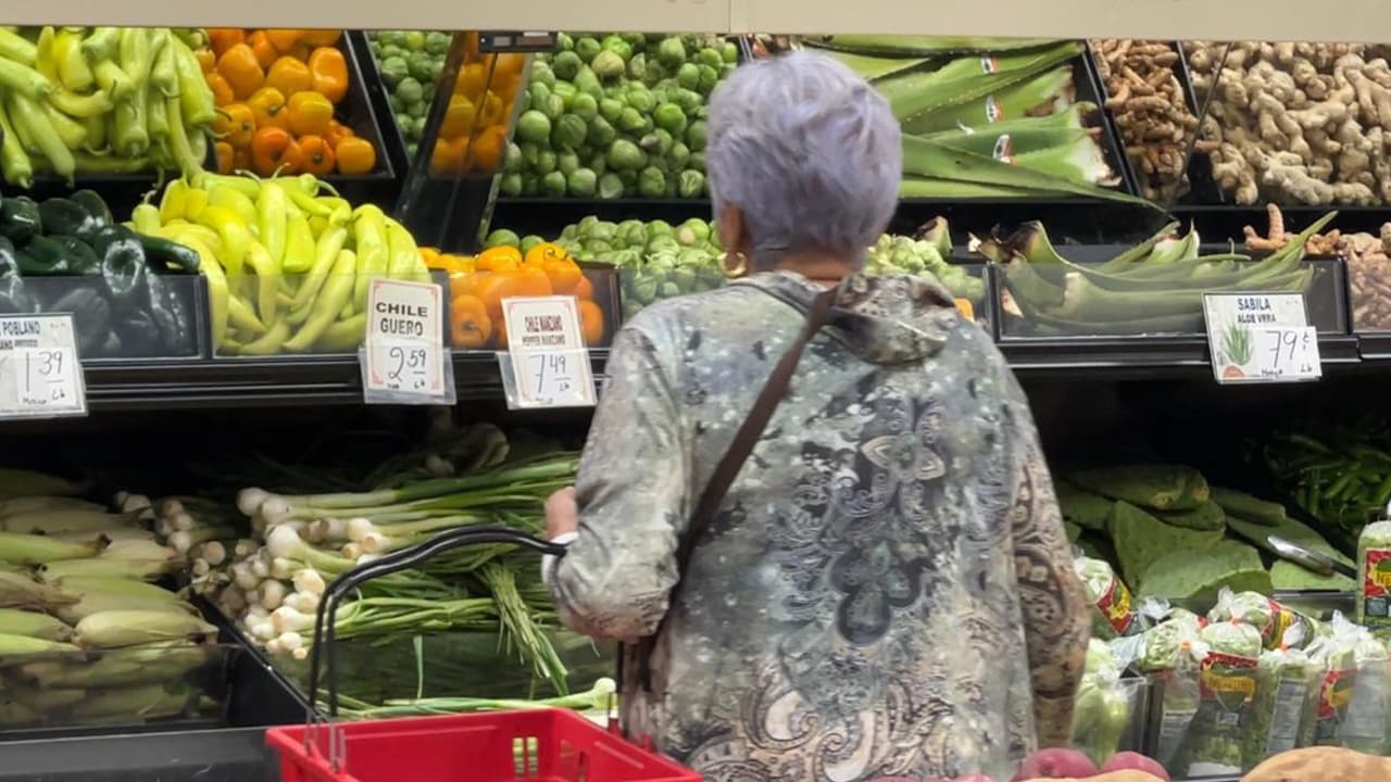 <b>La reducción de este beneficio causa preocupación a las personas que los recibían y a los bancos de alimentos,</b> pues han notado un incremento de personas y temen no tener lo suficiente para suplir la necesidad.