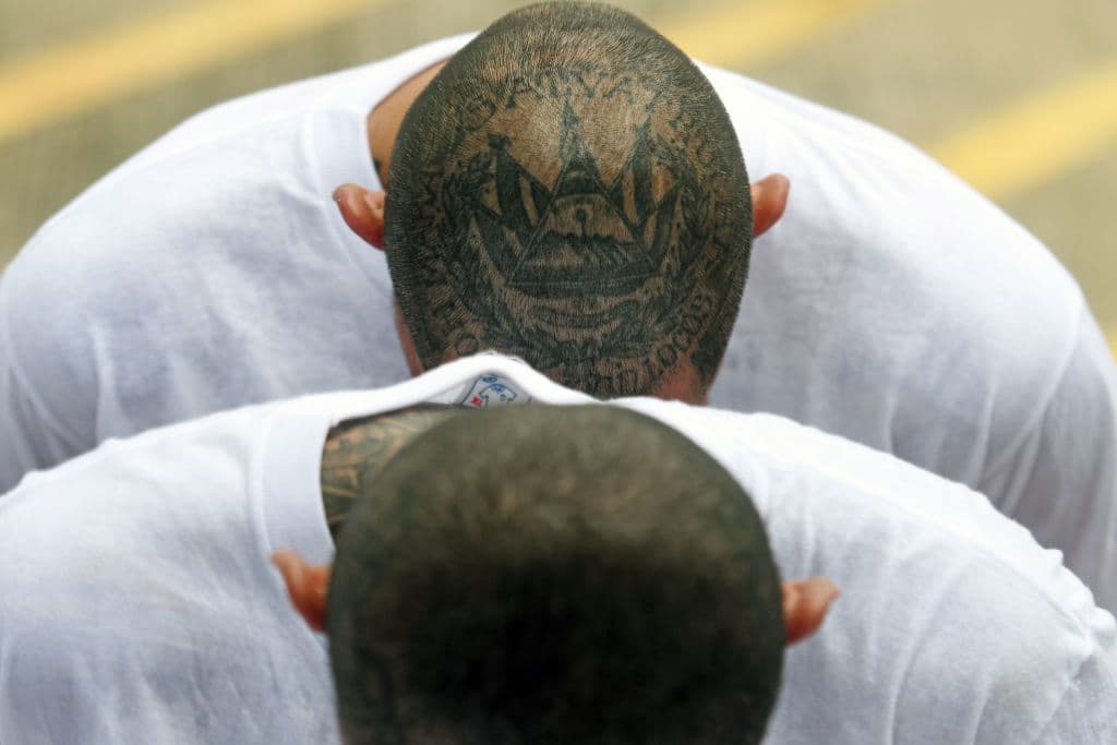 Por qué la Mara Salvatrucha dejó de usar el número 13 en medio de un mortal conflicto carcelario en Texas