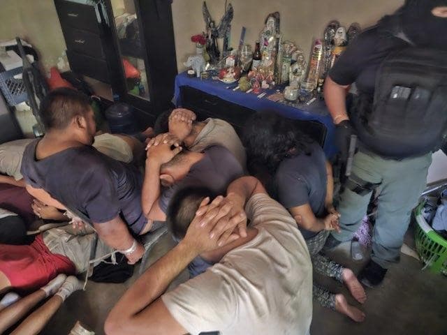Hallan a 13 inmigrantes torturados y quemados por carteles en una casa en la frontera de Chihuahua con Nuevo México
