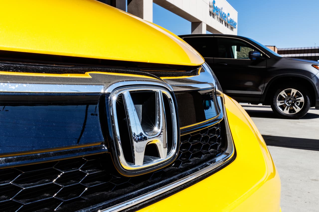 <b>Puesto 13. Honda</b>
<br>
<br>La automotriz japonesa ha gastado 82,866,467 en 18 ediciones del Super Bowl, unos 30 anuncios que sumaron 1,058 segundos. El Super Bowl dura aproximadamente tres horas y 45 minutos, dependiendo del desarrollo del juego.